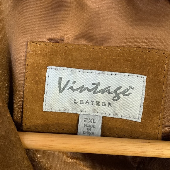 Vintage Leather vest. - Picture 3 of 4